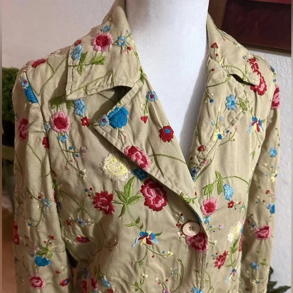 Light blue beautiful tan embroidered flowers long jacket 💐 🌸 size M - Picture 10 of 14